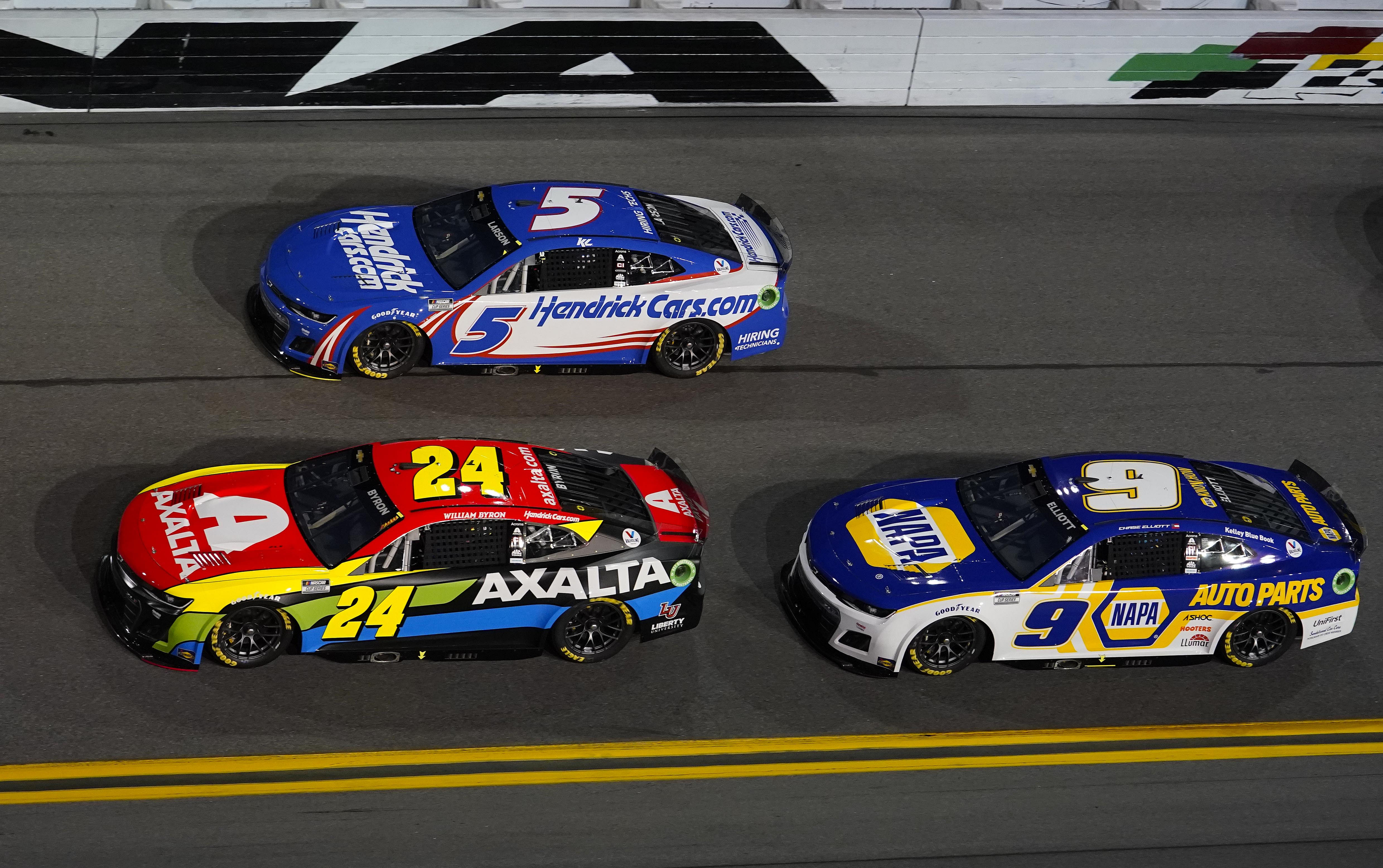 Kyle Larson (5), Chase Elliott (9), and William Byron (24) during the 2022 Daytona Duel 1. Source: Imagn